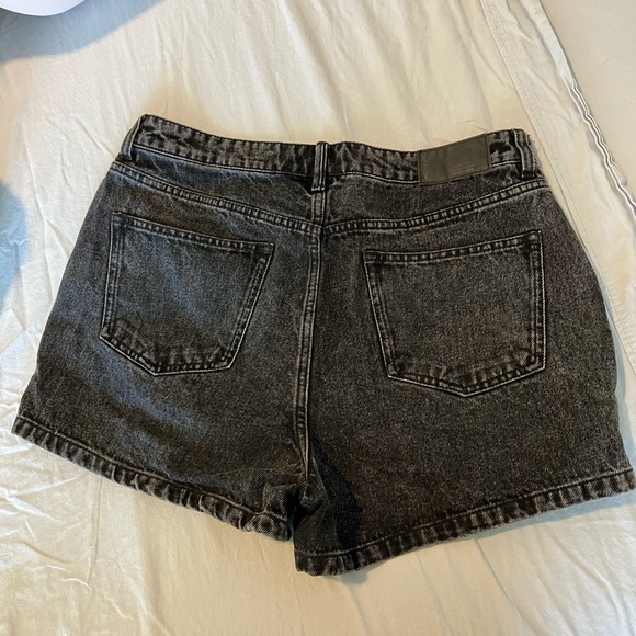 Frank and oak shorts - Picture 2 of 3